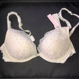Victoria’s Secret 32A bra